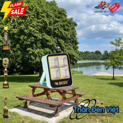 Đèn năng lượng mặt trời sân vườn 200W